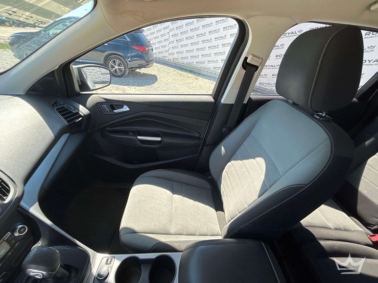 2016-ford-escape-image-18