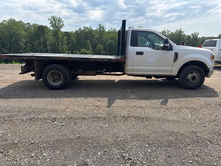 2020-ford-f350-xl-image-6