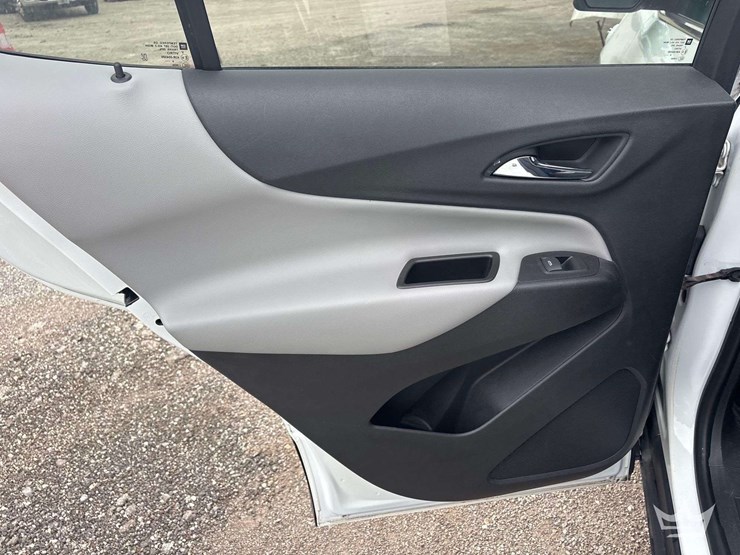 2019-chevrolet-equinox-image-21
