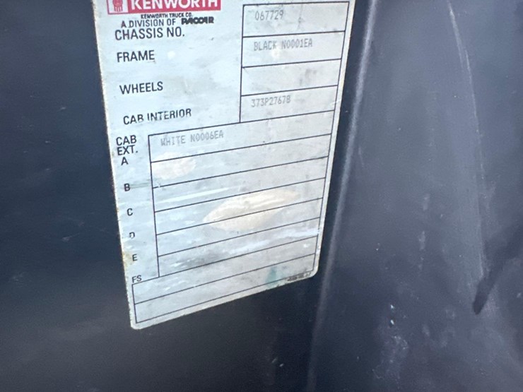 2016-kenworth-t800-image-37