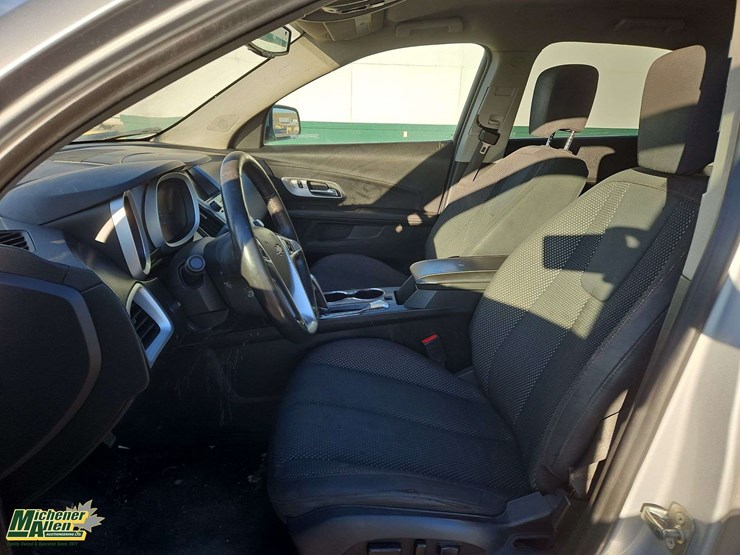 2015-chevrolet-equinox-lt-image-11