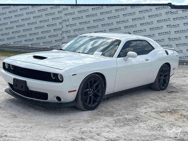 2023-dodge-challenger-coupe-image-1
