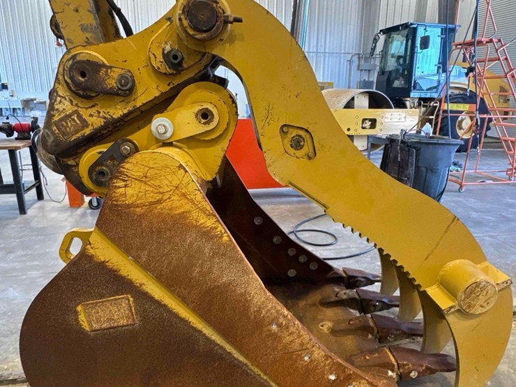 2019-caterpillar-336-image-3