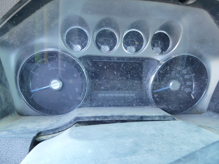 2013-ford-f550-lariat-image-15