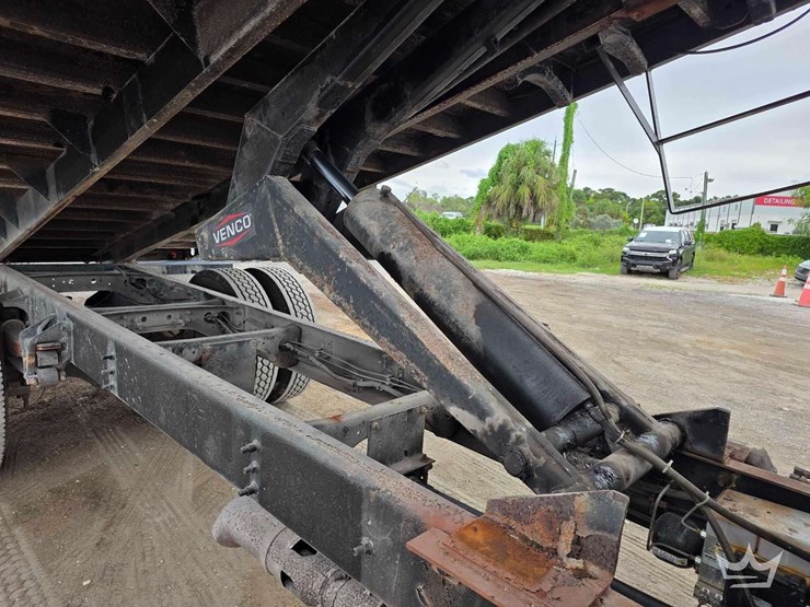 2009-international-durastar-4300-image-15