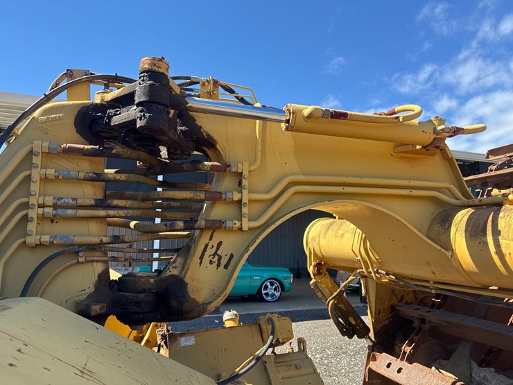 2000-caterpillar-613c-image-12