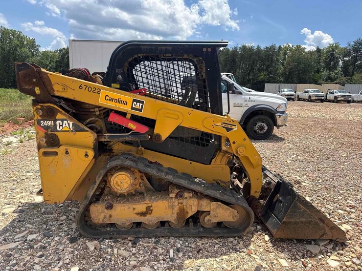 2019-caterpillar-249d-image-6