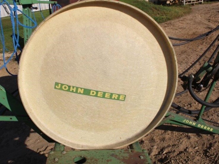 john-deere-200-image-24