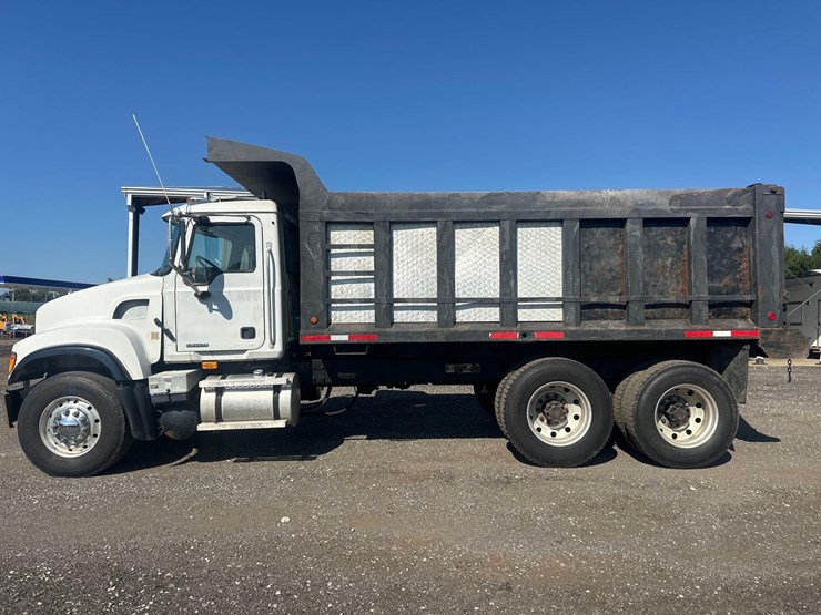 2003-mack-granite-cv713-image-3