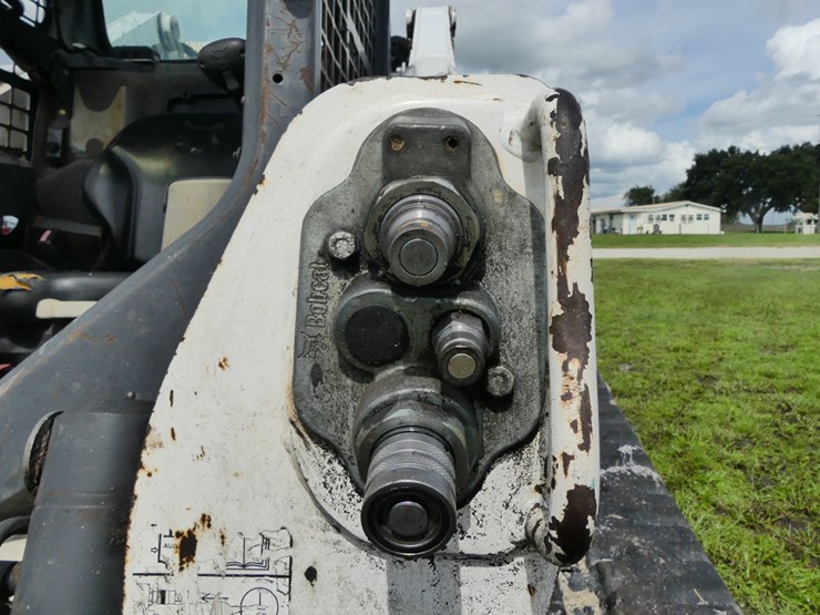 2016-bobcat-t750-image-10