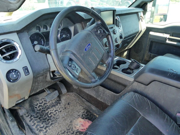2013-ford-f550-lariat-image-13