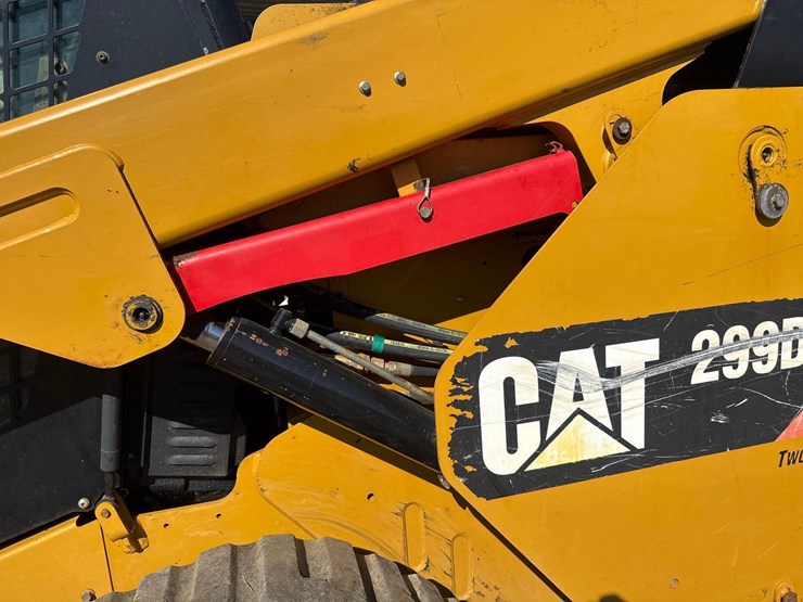 2016-caterpillar-299d2-image-16