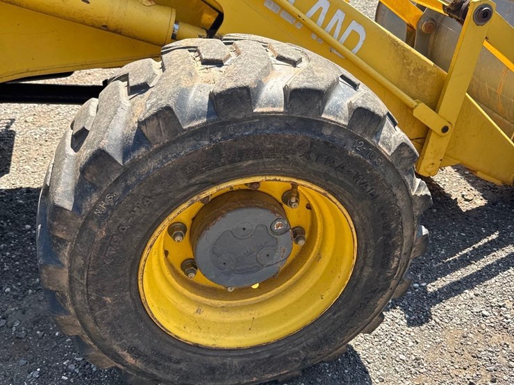 new-holland-lb75b-image-19
