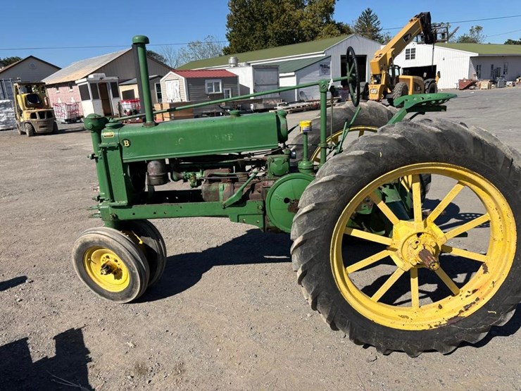 john-deere-b-image-2