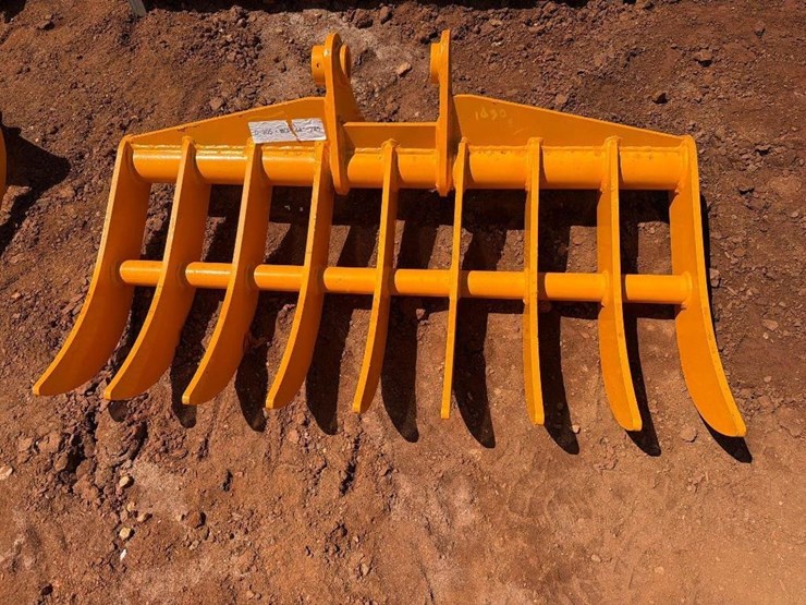 caterpillar-305-image-1