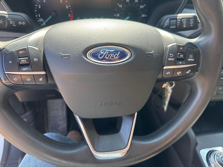 2020-ford-escape-image-15