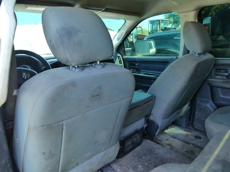 2015-dodge-ram-3500-image-10