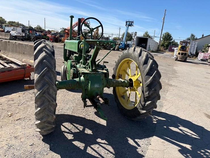 john-deere-b-image-3