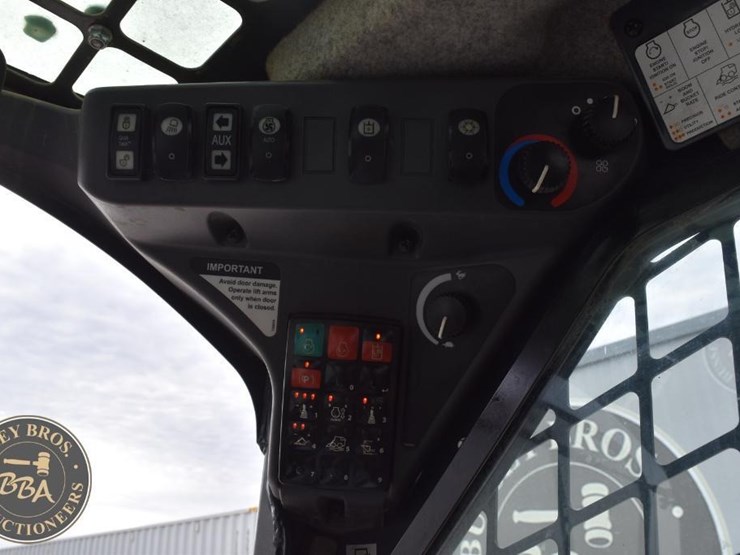 2018-deere-333g-image-48