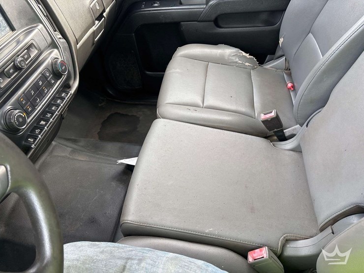 2018-chevrolet-silverado-3500-image-16