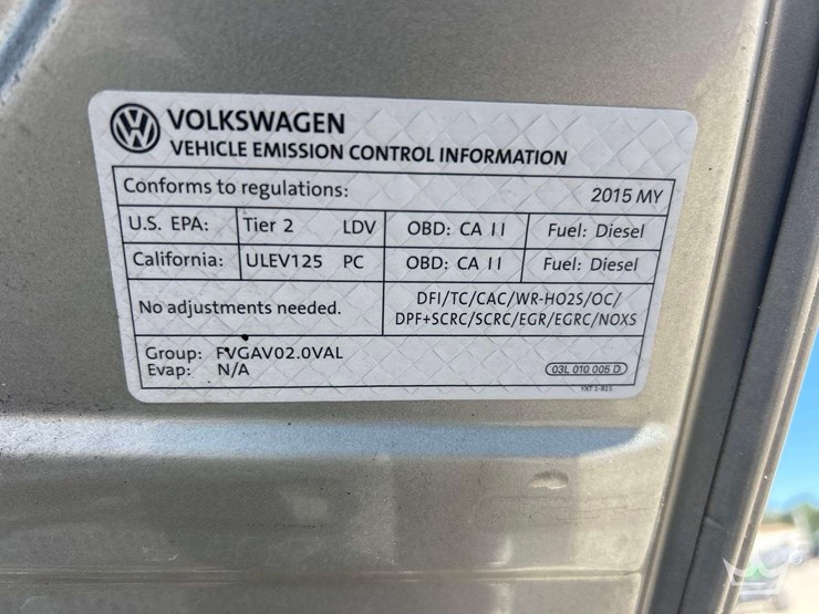 2015-volkswagen-golf-sportwagen-hatchback-image-10