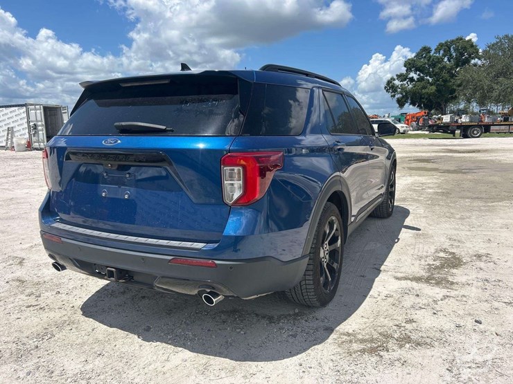 2023-ford-explorer-image-3