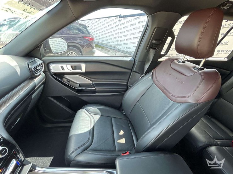 2022-ford-explorer-image-21