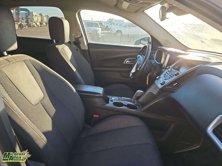 2015-chevrolet-equinox-lt-image-15