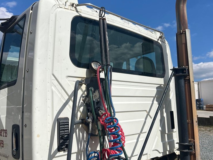 2015-international-prostar-image-16
