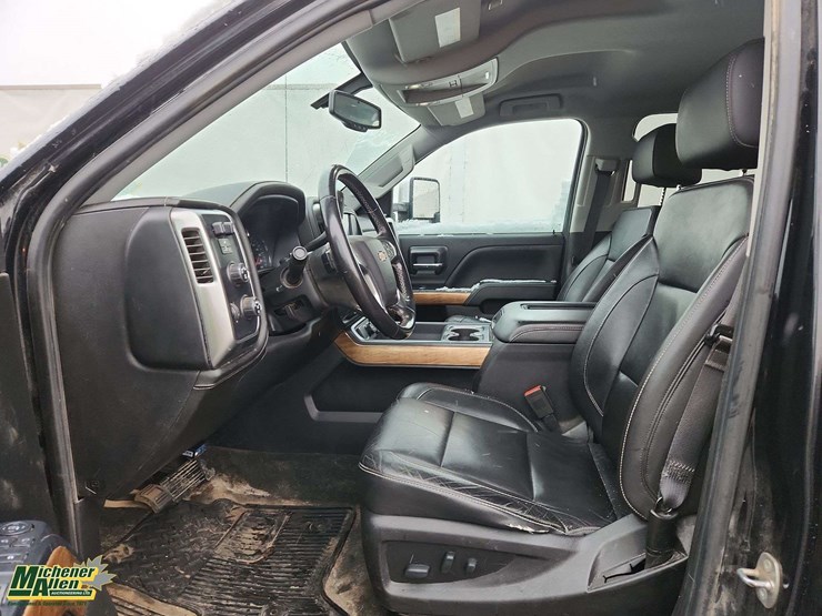 2018-chevrolet-silverado-1500-image-14