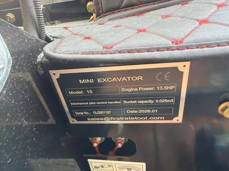 2026-future-15-mini-excavator-image-8