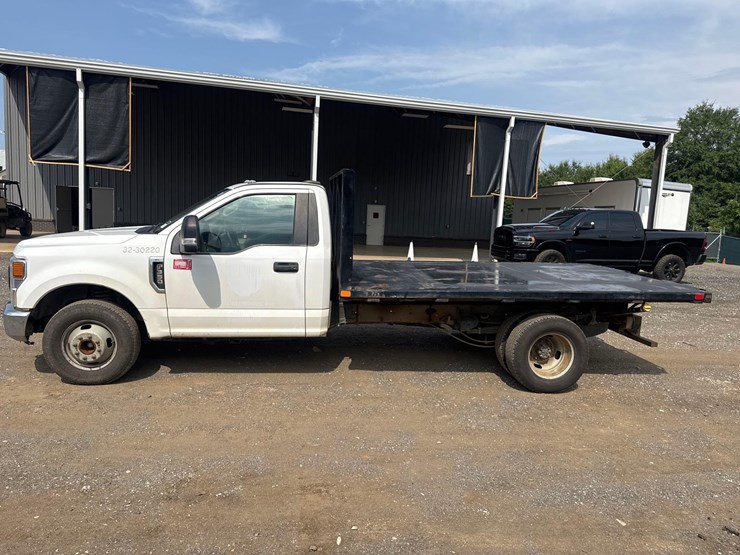 2020-ford-f350-xl-image-2