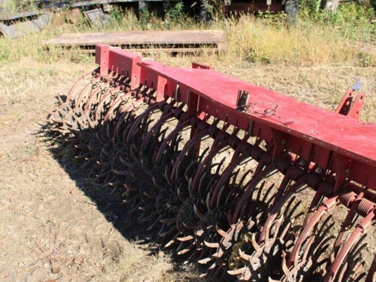 3-point-case-ih-15ft-6-row-rotary-hoe-image-6