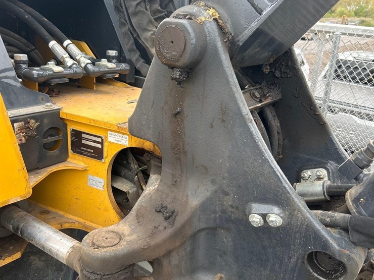 2024-john-deere-85-image-70