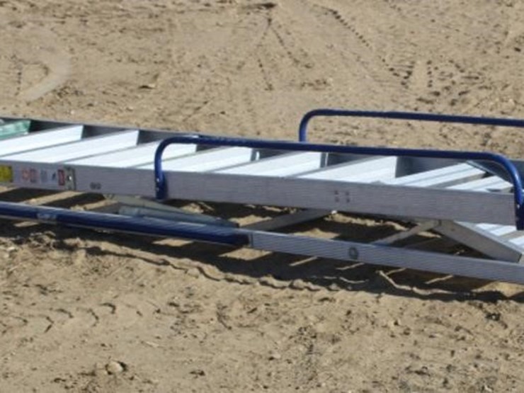 8'-platform-ladder-image-2