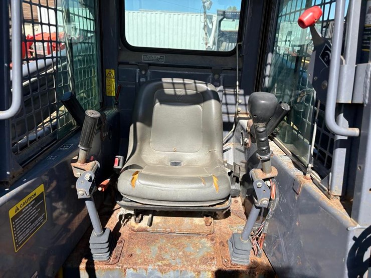 new-holland-ls170-image-13