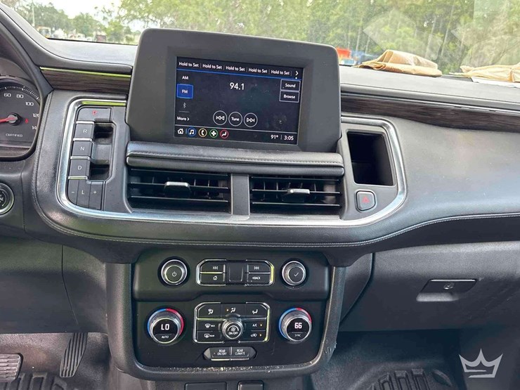 2022-chevrolet-tahoe-image-17