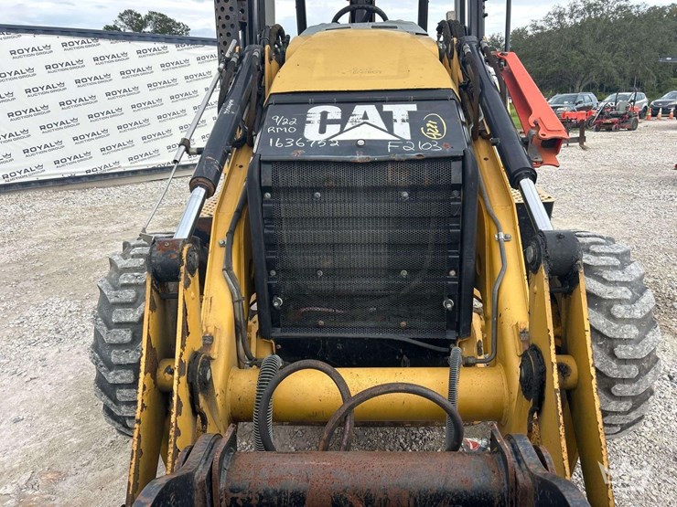 2015-caterpillar-420f2-it-image-23
