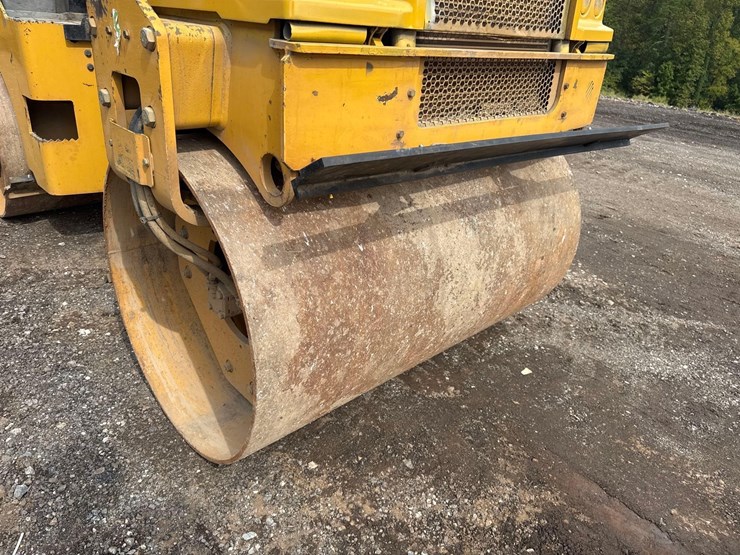 2020-caterpillar-cb34b-image-11