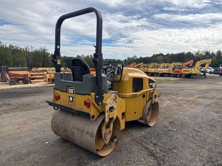 2020-caterpillar-cb34b-image-6