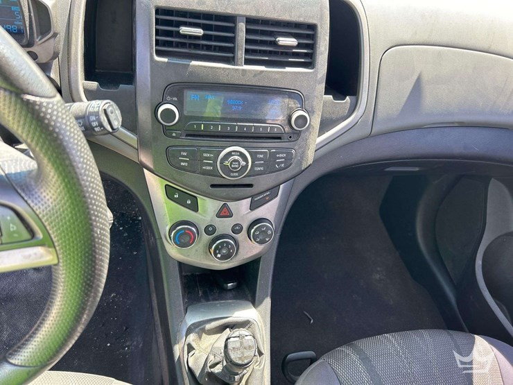 2014-chevrolet-sonic-hatchback-image-17