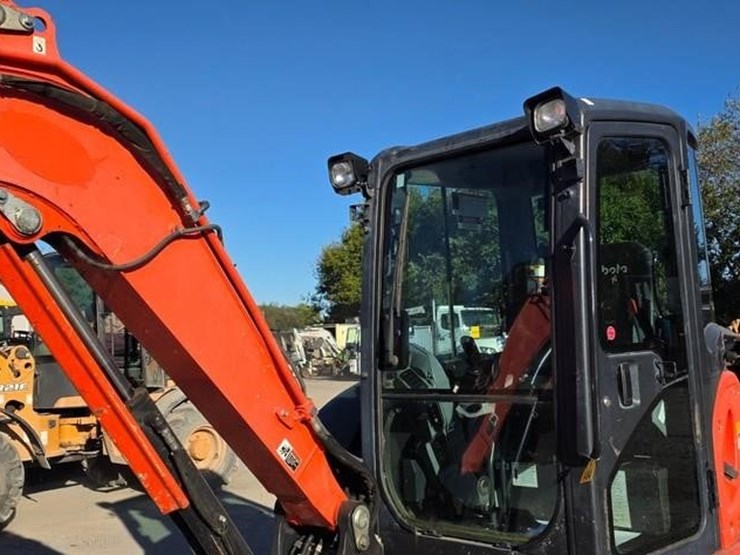 2017-kubota-kx040-4-image-13