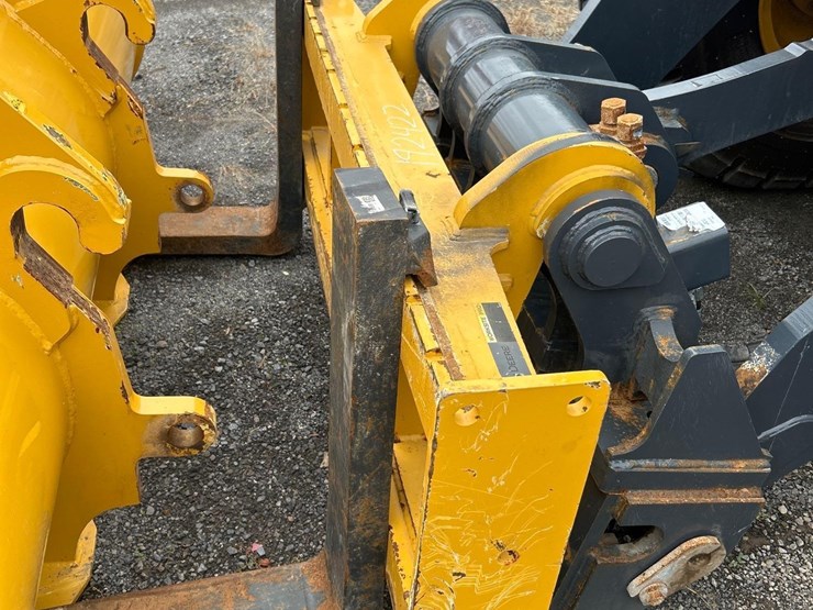 2024-john-deere-624-image-66