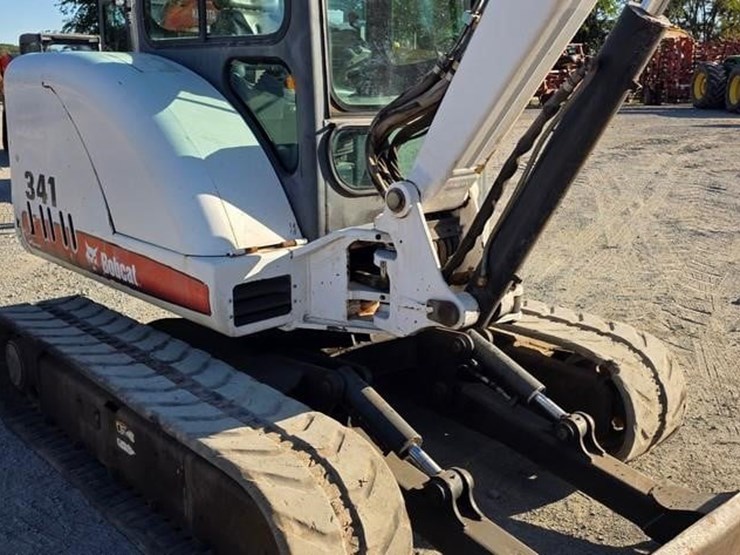 2006-bobcat-341g-image-35