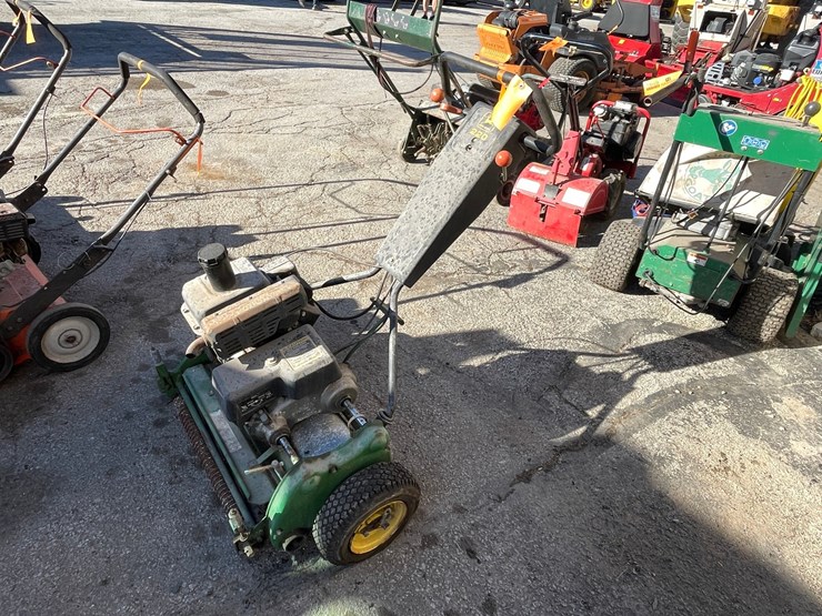 #1852-•-john-deere-greens-mower-image-1