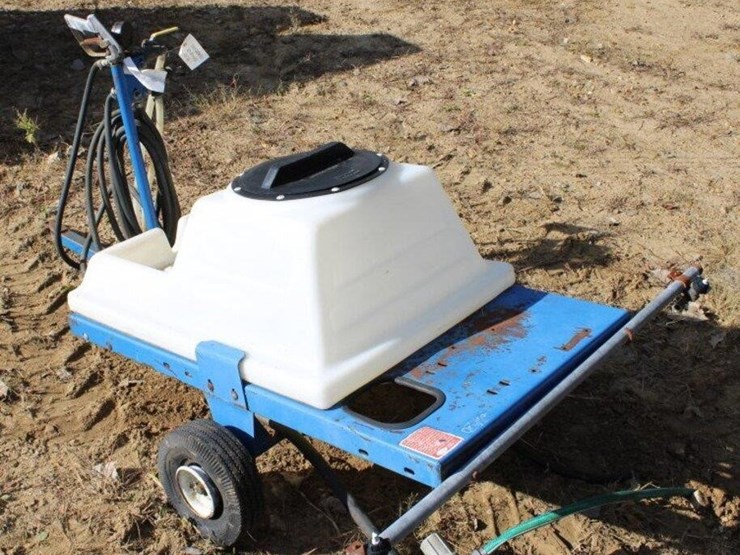 tow-behind-lawn-sprayer-image-4