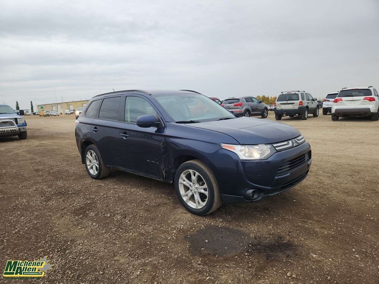 2014-mitsubishi-outlander-image-33