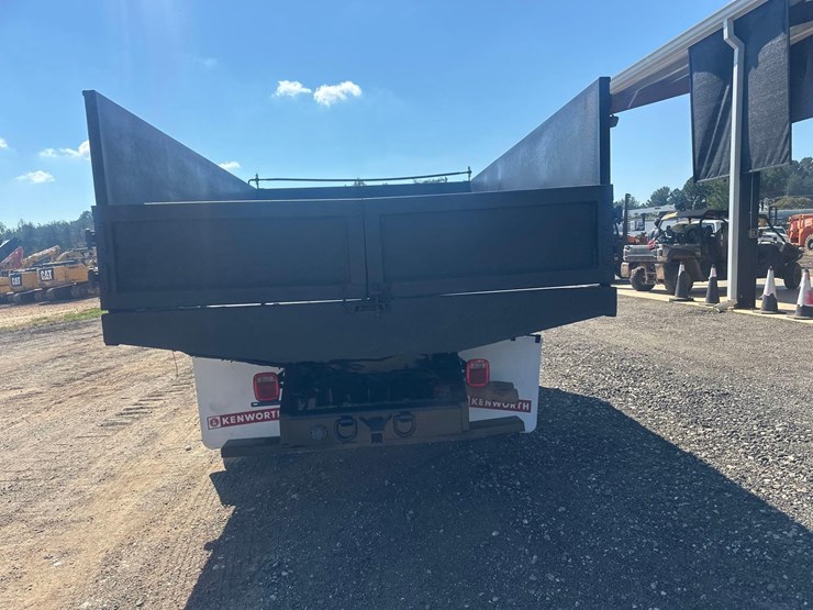 2016-ford-f550-image-11