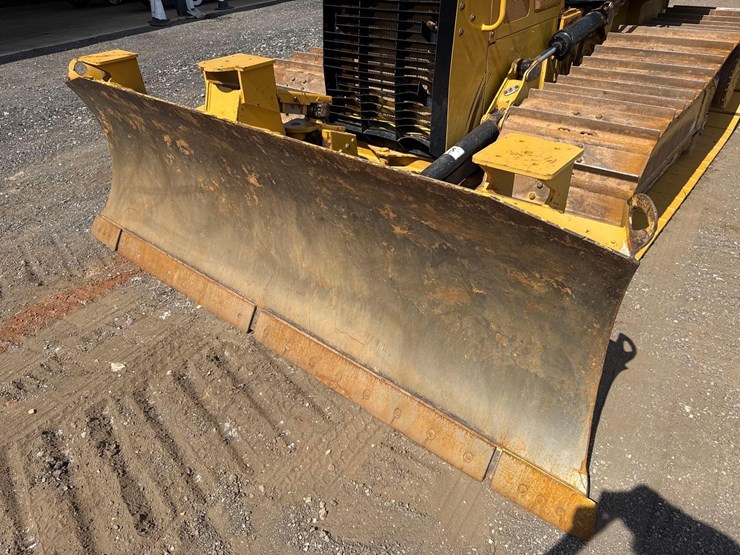 2017-caterpillar-d5k2-lgp-image-11