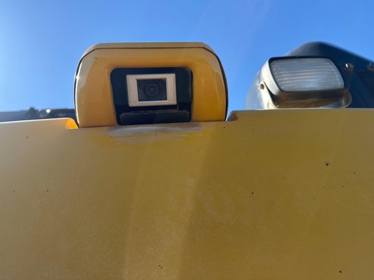 2022-komatsu-pc138us-image-27